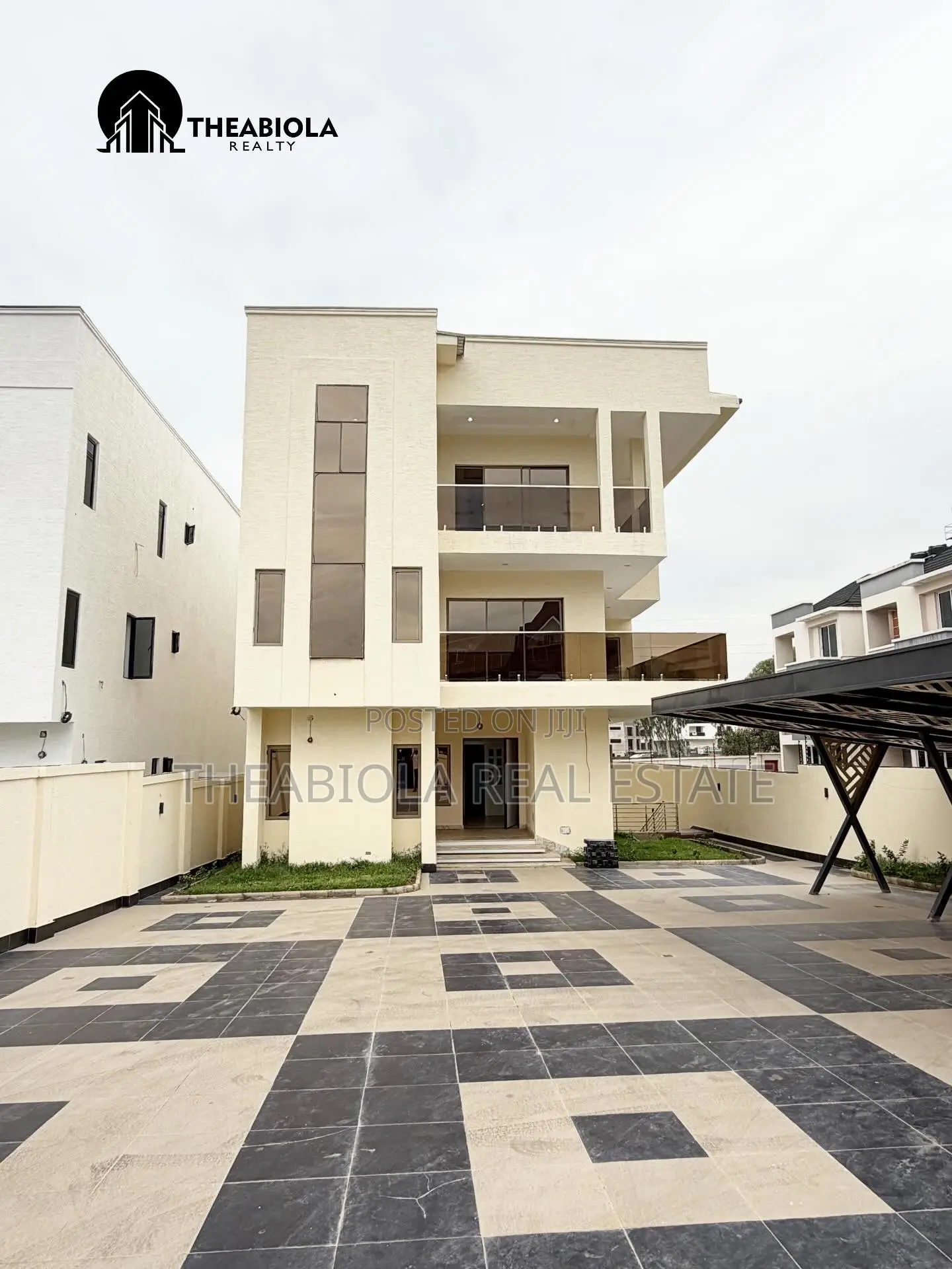 7bdrm Duplex in Guzape, Abuja for sale in Guzape District