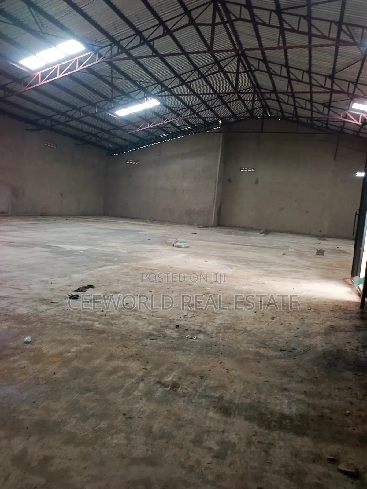 Newly Built 800sqm Warehouse at Akala Express Oluyole Extension in Akala Express