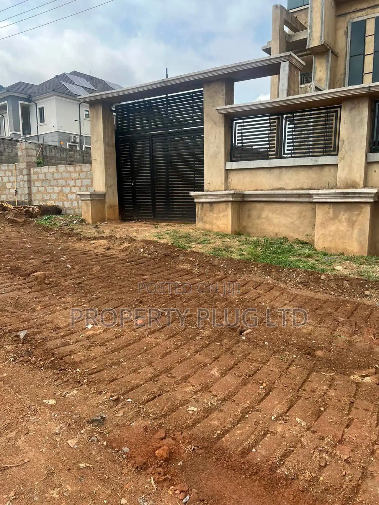 5bdrm Duplex in Zone E, Apo Resettlement for sale in Apo Resettlement