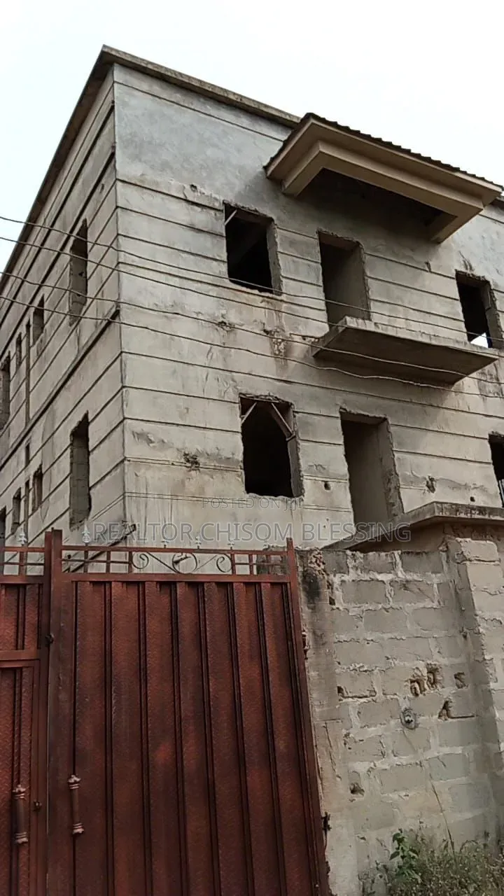 2bdrm Block of Flats in Lodu Estate Phase 1, Umuahia for sale in Umuahia