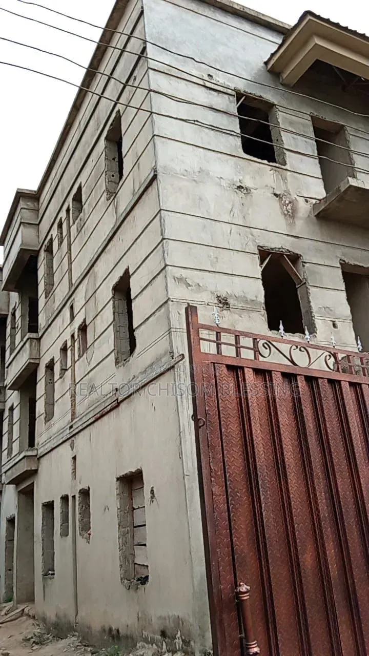 2bdrm Block of Flats in Lodu Estate Phase 1, Umuahia for sale in Umuahia