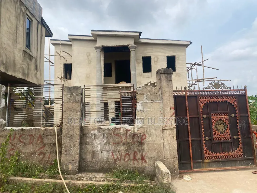5bdrm Duplex in Afara Estate Umuahia for sale in Umuahia