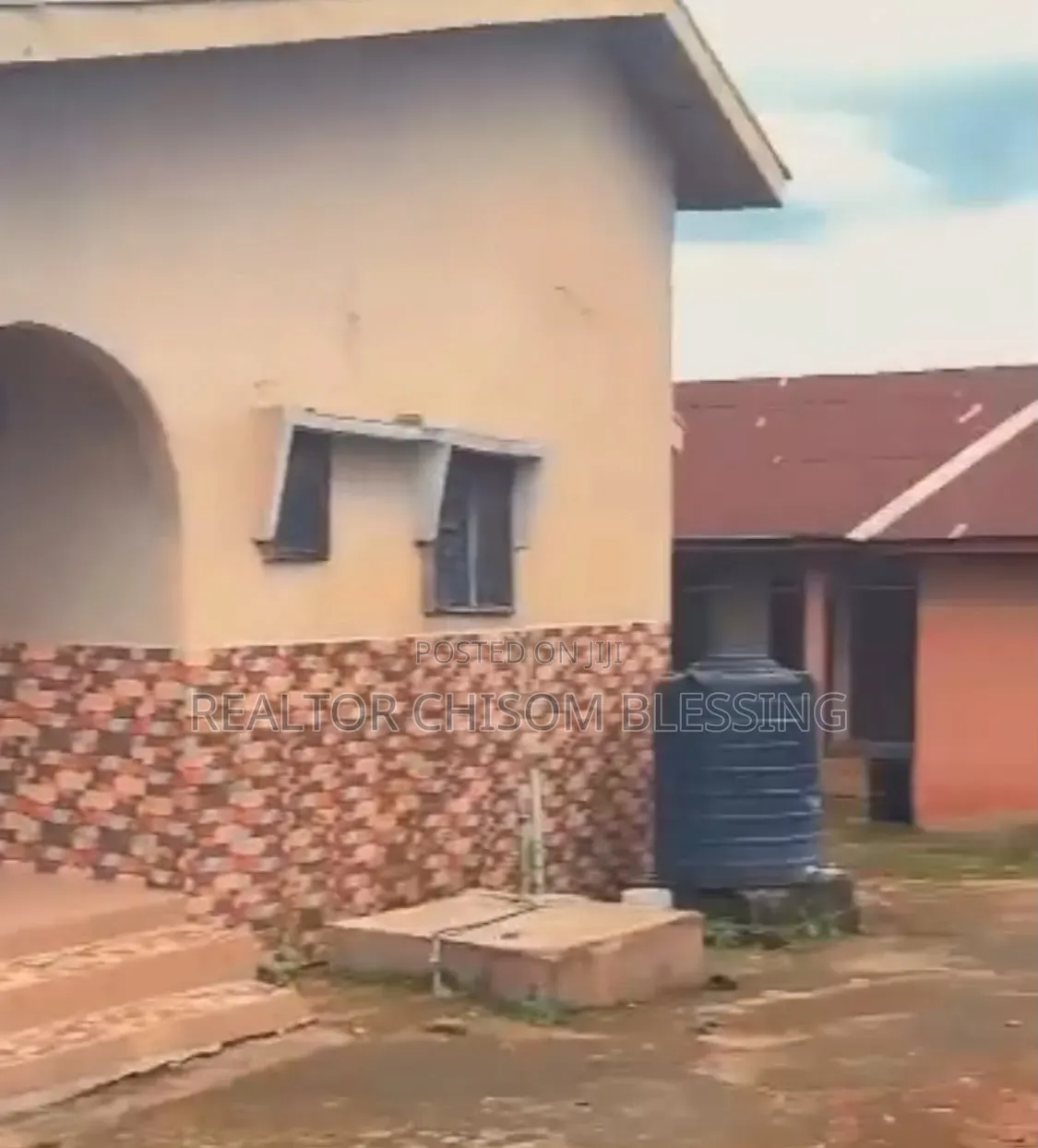 3bdrm Block of Flats in Ehimmiri Housing for sale in Umuahia