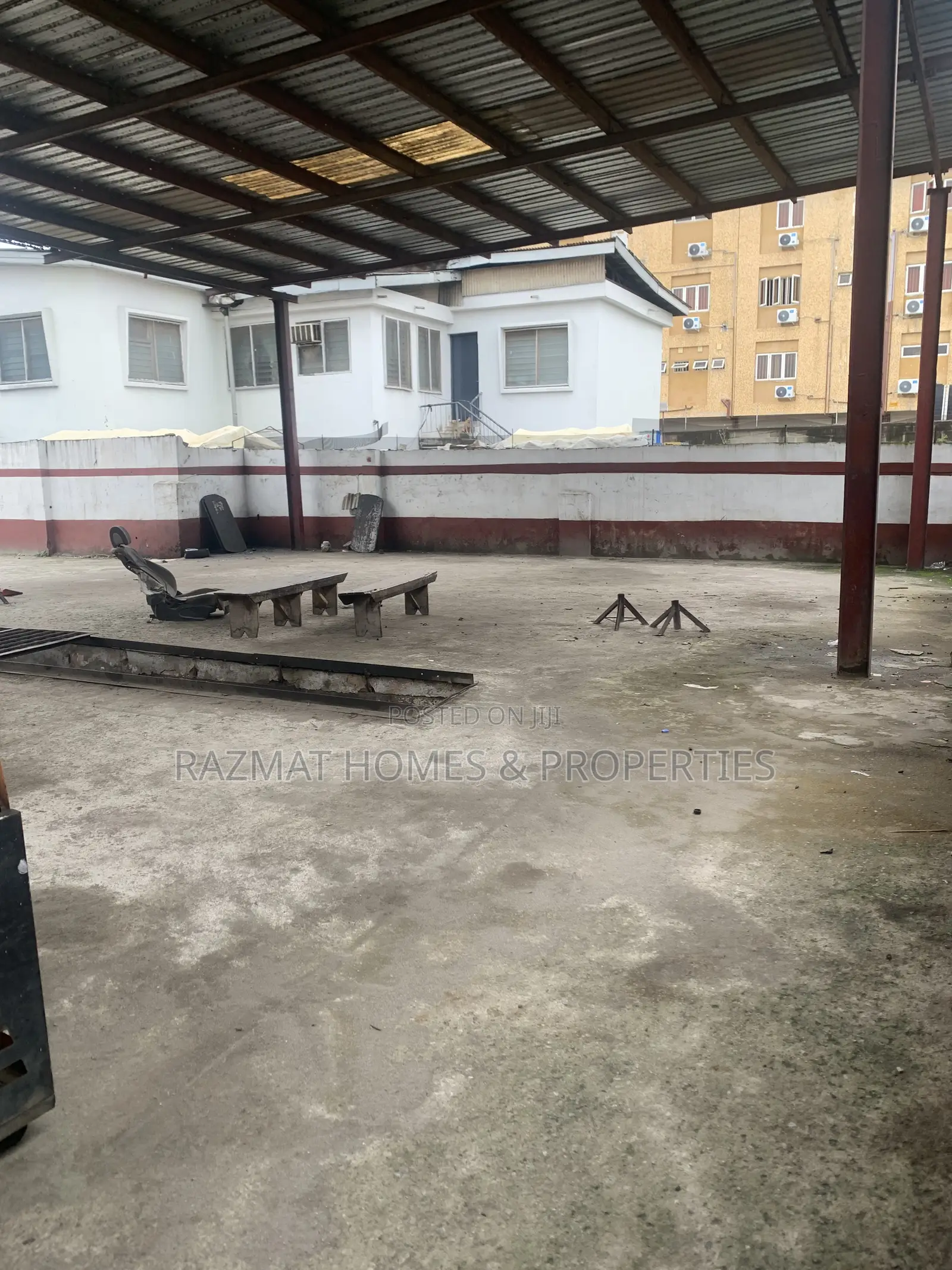 A Massive Open Space on 400sqm for Any Kind of Commercial Purpose in Kilo