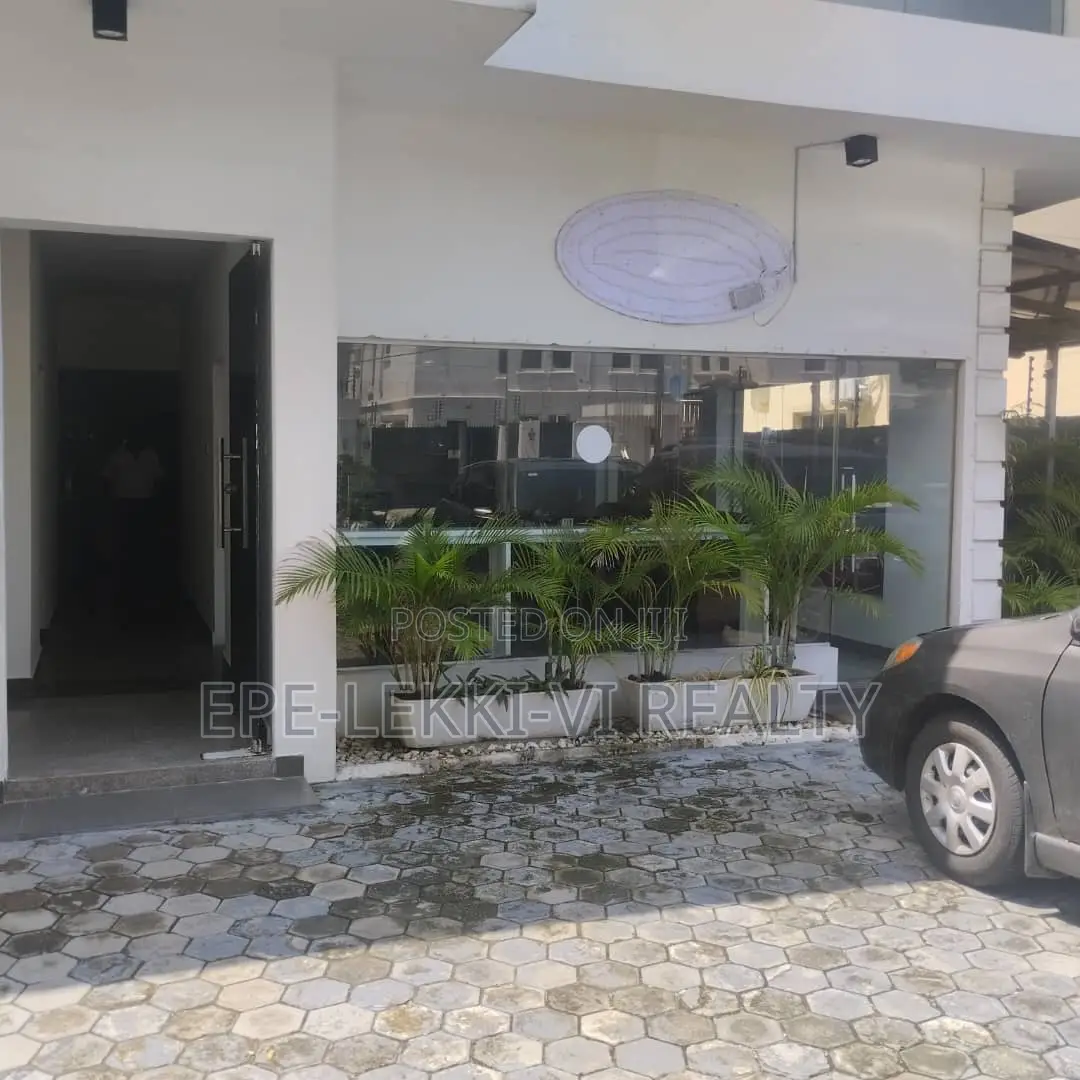 Commercial Space | Lease | Office| Salon | Pharmacy | Boutique | Etc in Lekki Phase 1