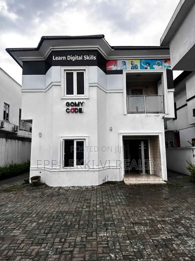 5bdrm Duplex in Lekki Phase 1 for rent in Lekki Phase 1