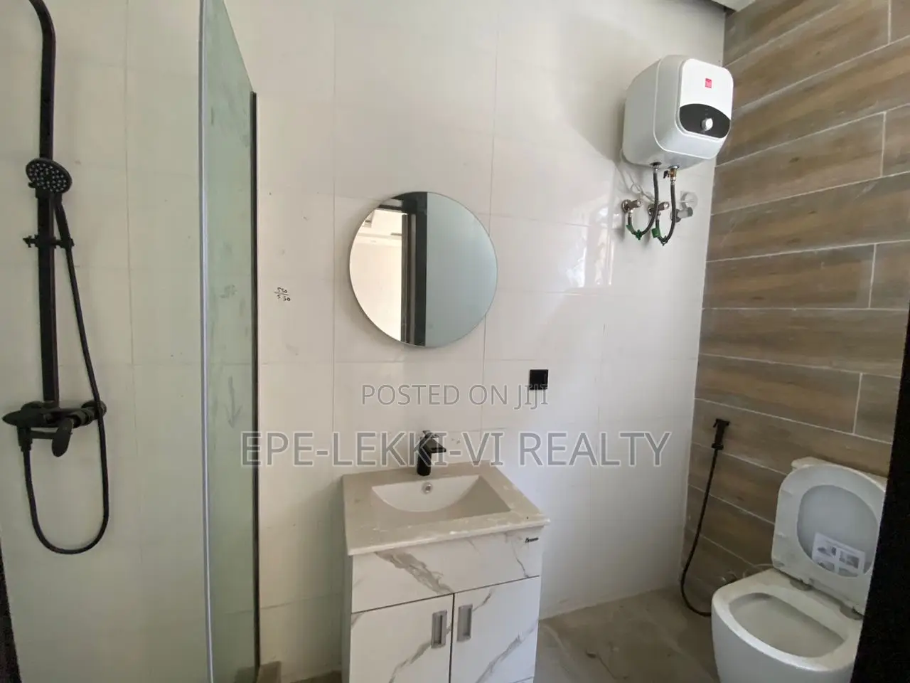 2 Wings of 5-Bedroom Duplex for Commercial Lease in Lekki Phase 1 in Lekki