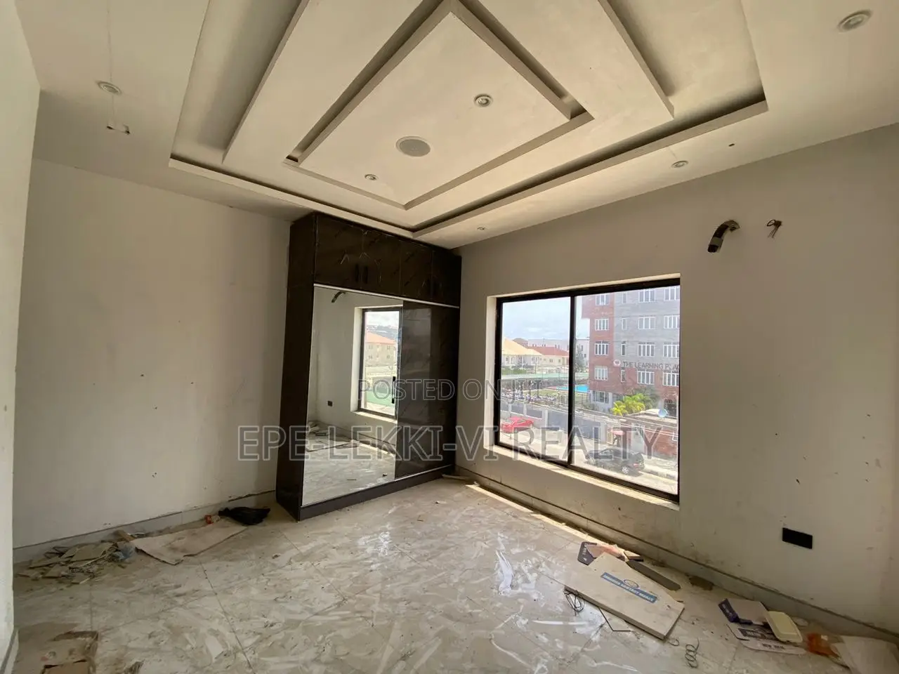 2 Wings of 5-Bedroom Duplex for Commercial Lease in Lekki Phase 1 in Lekki
