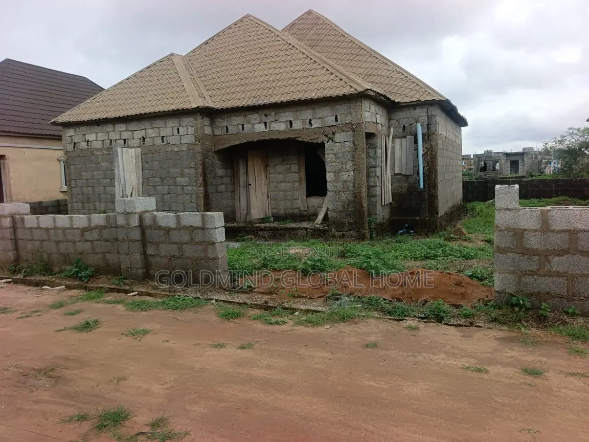 2bdrm Bungalow in Lugbe District. for sale in Sabon Lugbe