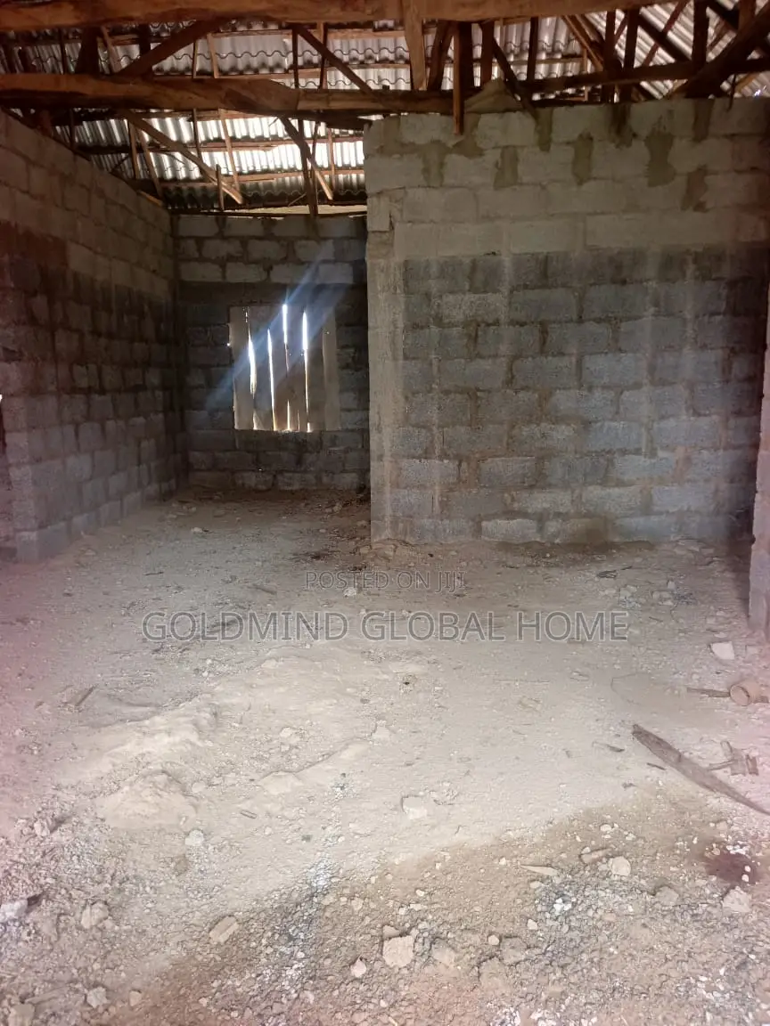 2bdrm Bungalow in Lugbe District. for sale in Sabon Lugbe