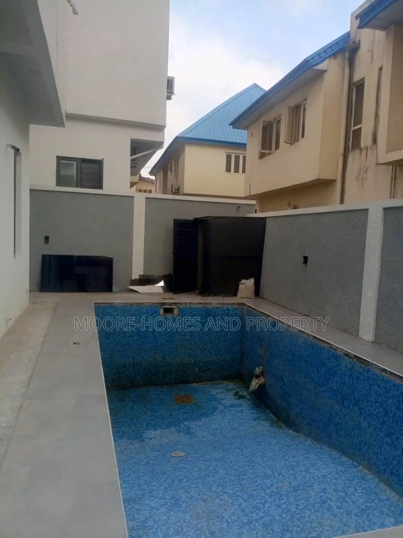 6bdrm Duplex in Magodo Phase 2 for sale in GRA Phase 2 Shangisha