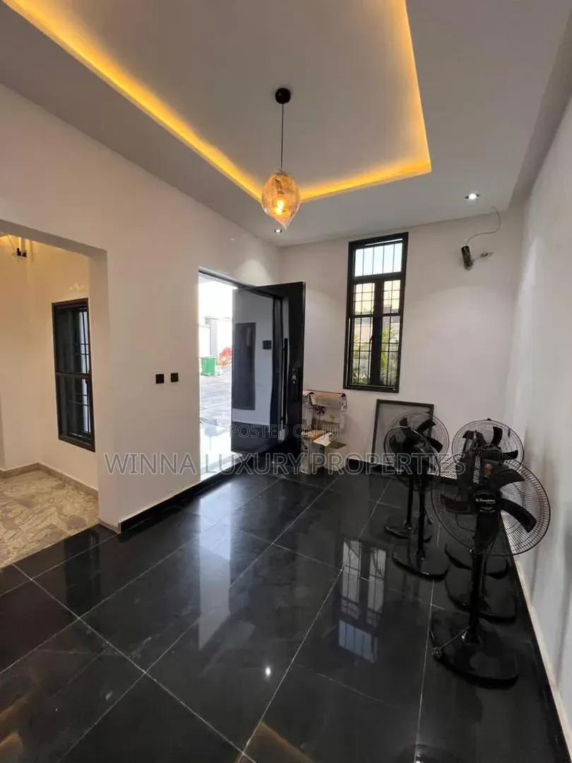 8bdrm Mansion in Guzape for rent in Guzape District