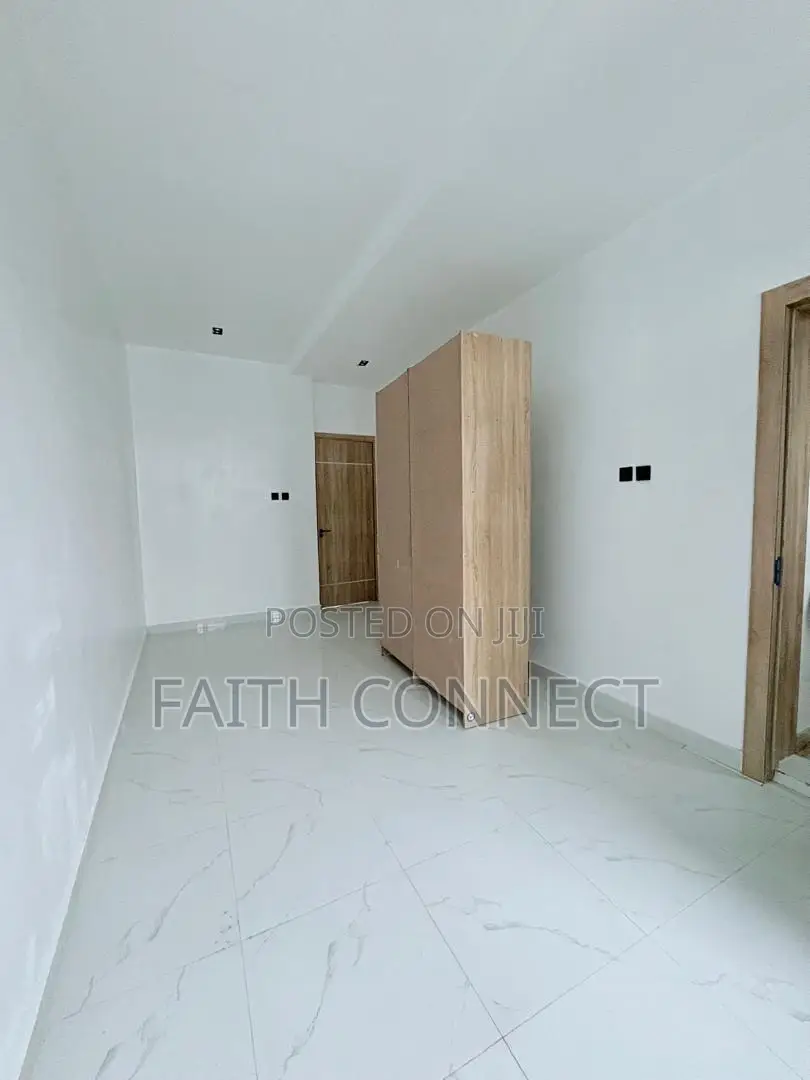 5bdrm Duplex in Abraham Adesanya for sale in Abraham Adesanya