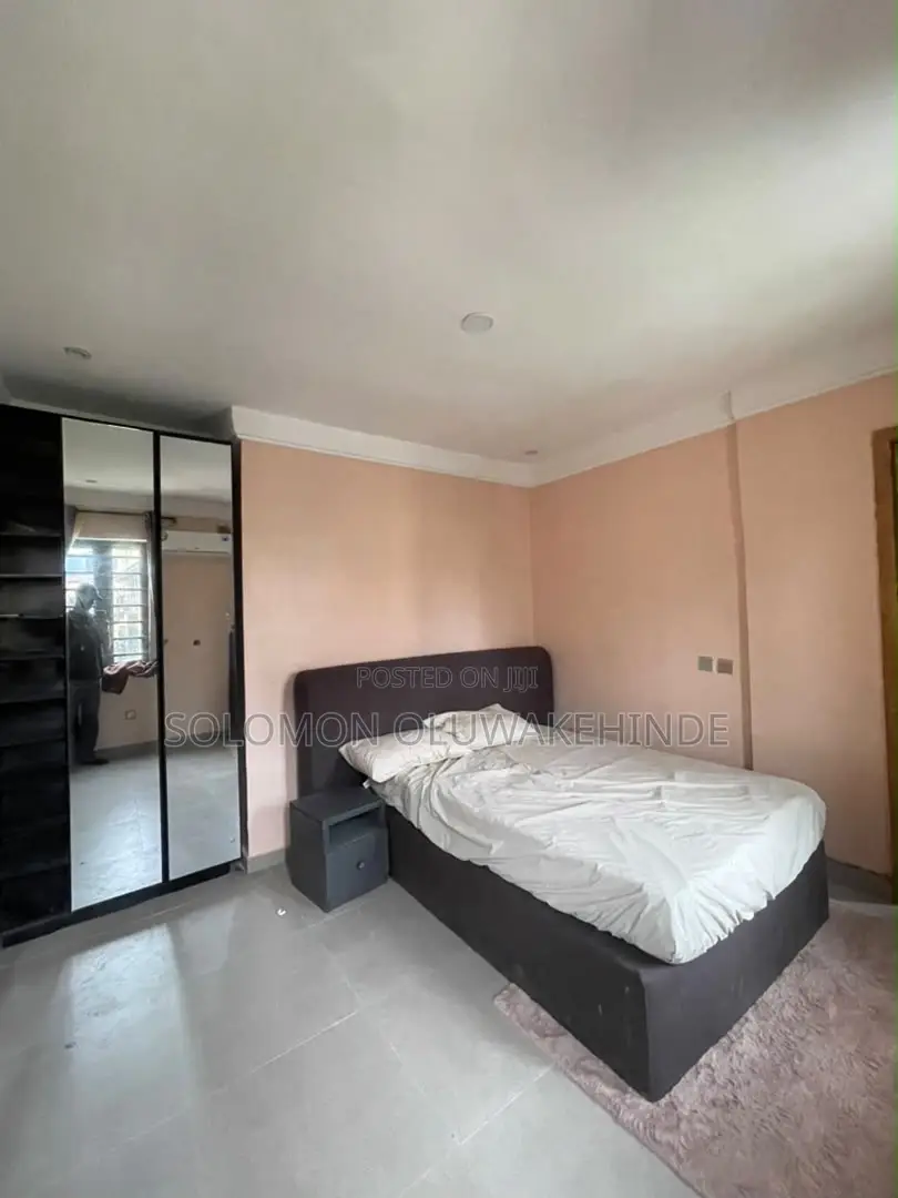 Furnished 1bdrm Apartment in Chevron for sale in Chevron