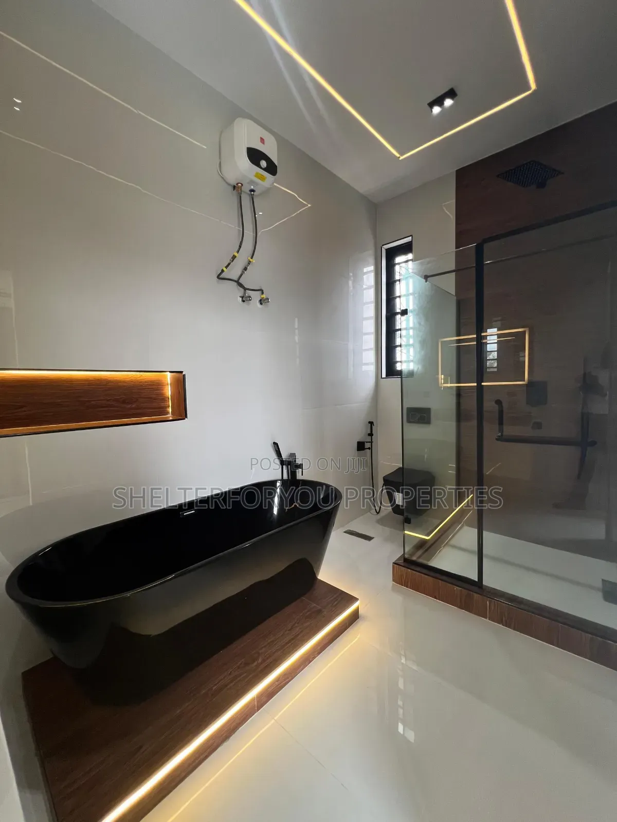 5bdrm Duplex in Off Lekki-Epe Expressway for sale in Off Lekki-Epe Expressway