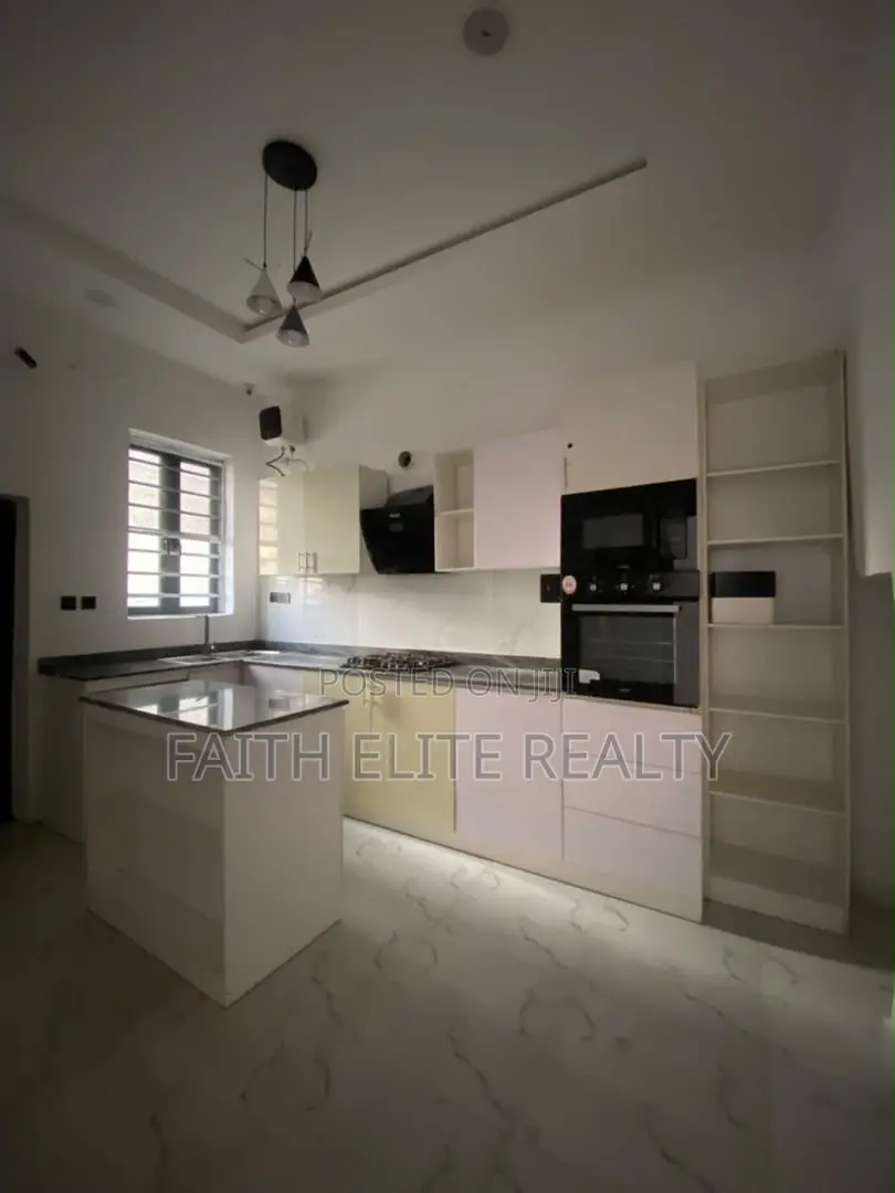 4bdrm Duplex in Royal Pine, Lekki Expressway for rent in Lekki Expressway