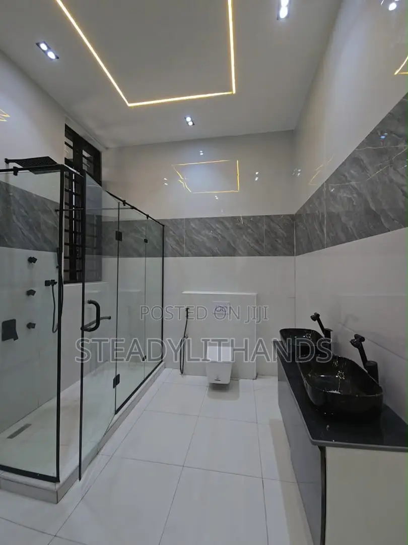 4bdrm Duplex in Chevron for sale in Chevron