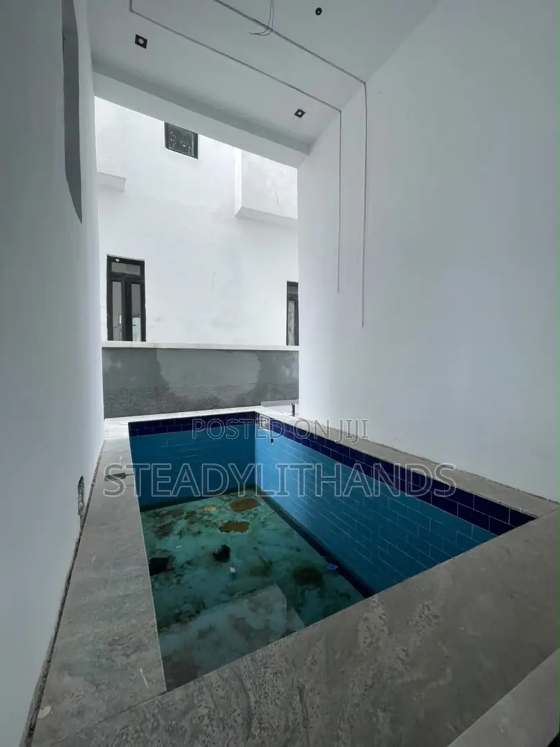 5bdrm Duplex in Off Lekki-Epe Expressway for sale in Off Lekki-Epe Expressway