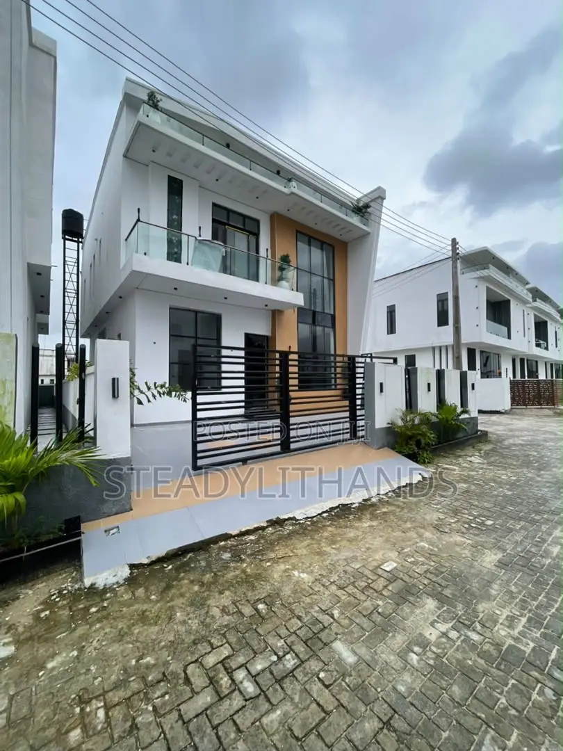 5bdrm Duplex in Off Lekki-Epe Expressway for sale in Off Lekki-Epe Expressway