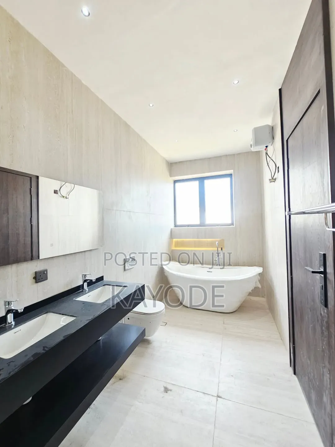 6bdrm Duplex in Lekki Phase 1 for sale in Lekki Phase 1