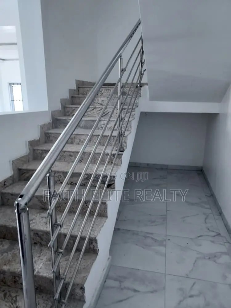 4bdrm Duplex in Lekki County, Ikota for rent in Ikota