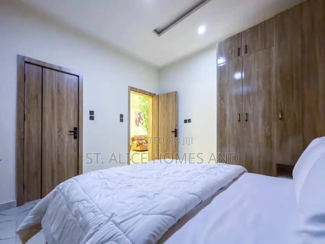 24orty7 Apartment Brown Luxe 3 Bedroom Apartment With Swimming Pool in Off Lekki-Epe Expressway