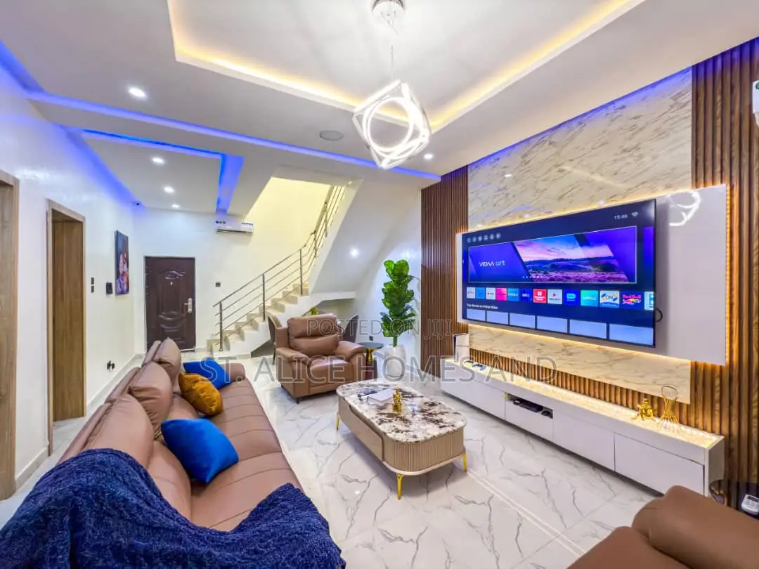24orty7 Apartment Brown Luxe 3 Bedroom Apartment With Swimming Pool in Off Lekki-Epe Expressway