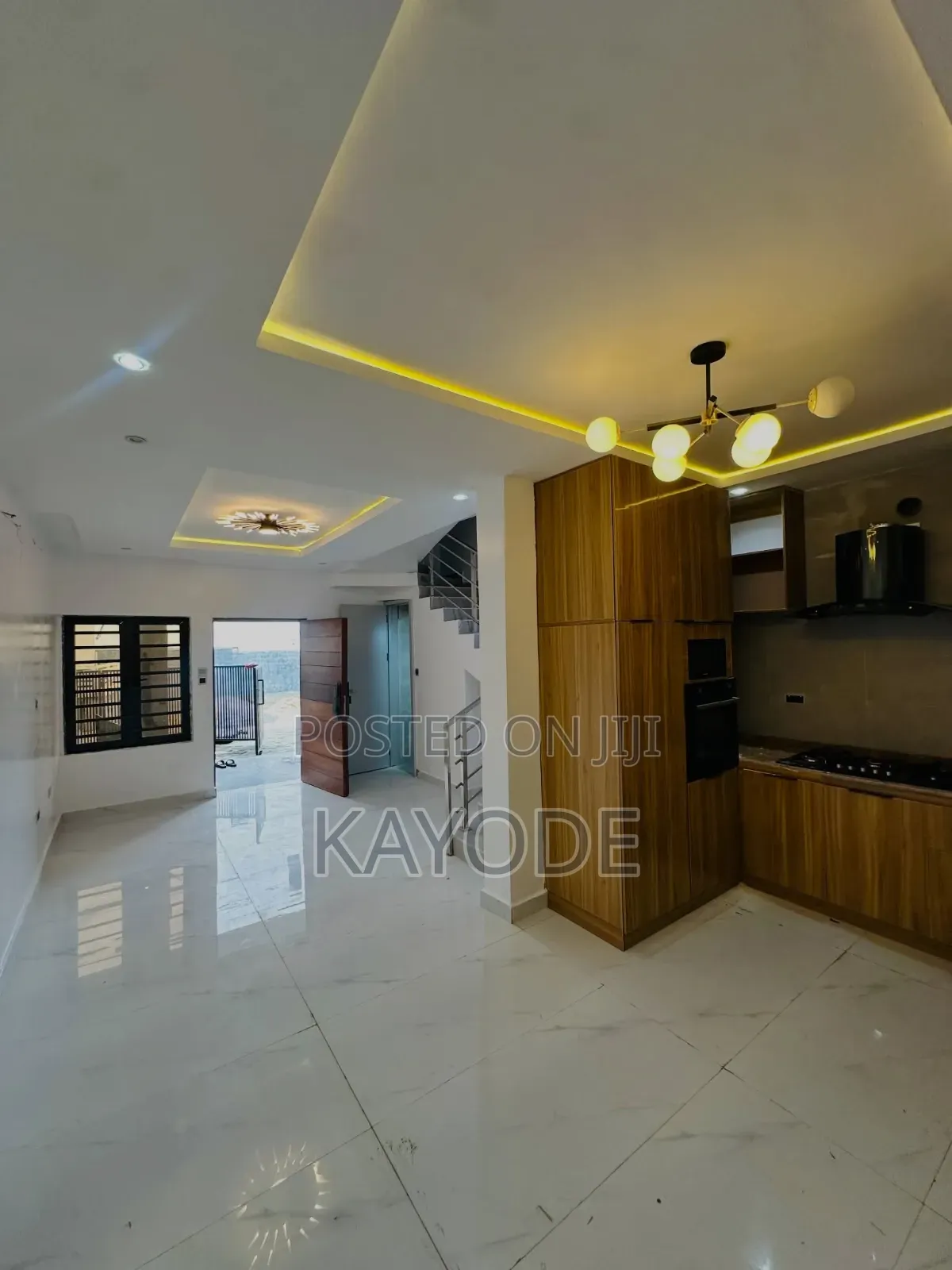 3bdrm Duplex in Ogombo for sale in Ogombo