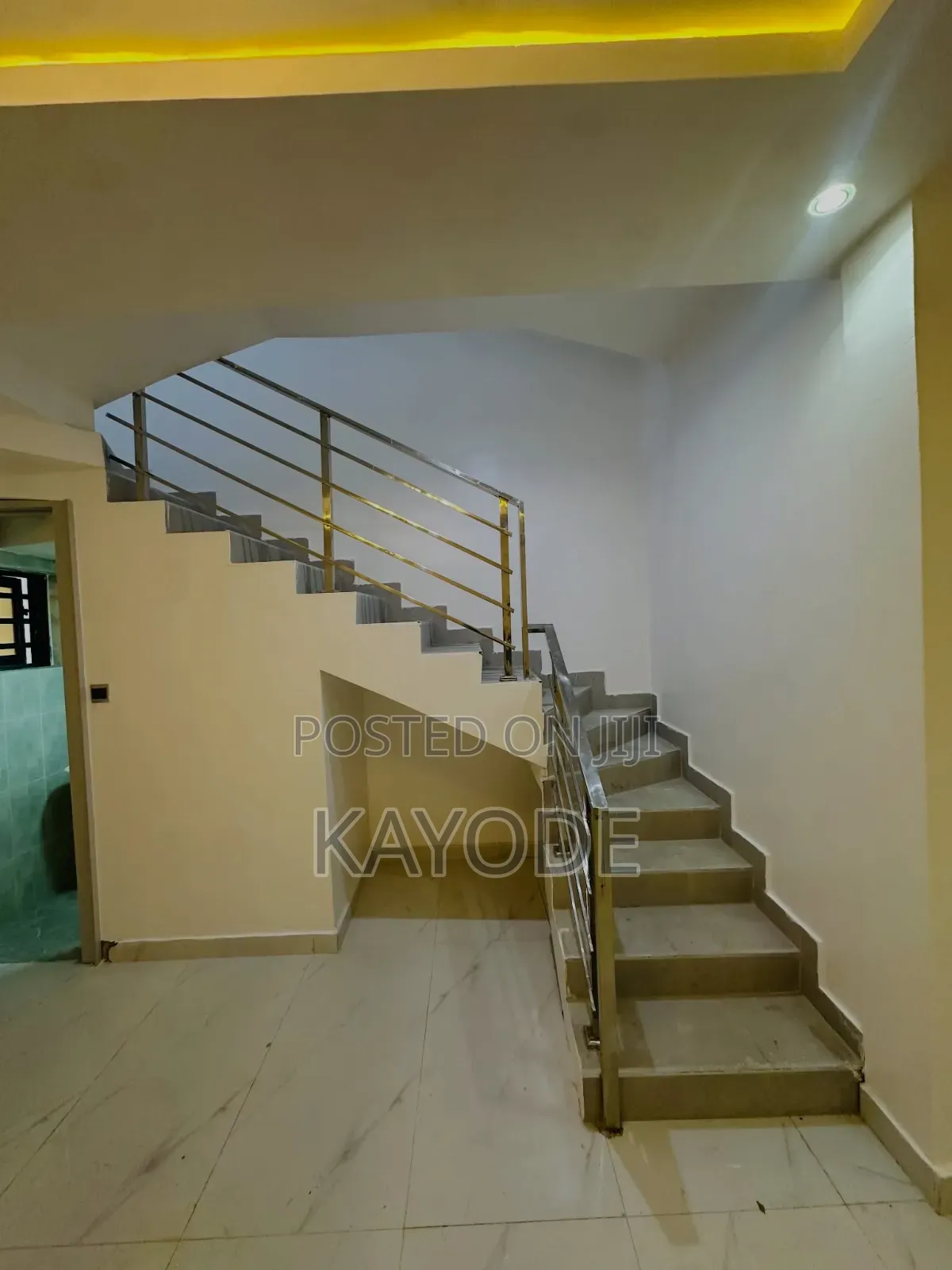 3bdrm Duplex in Ogombo for sale in Ogombo