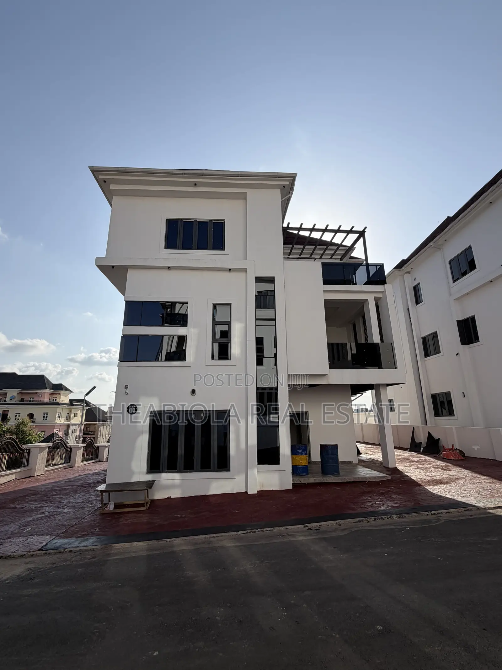 6bdrm Duplex in Guzape, Abuja for sale in Guzape District