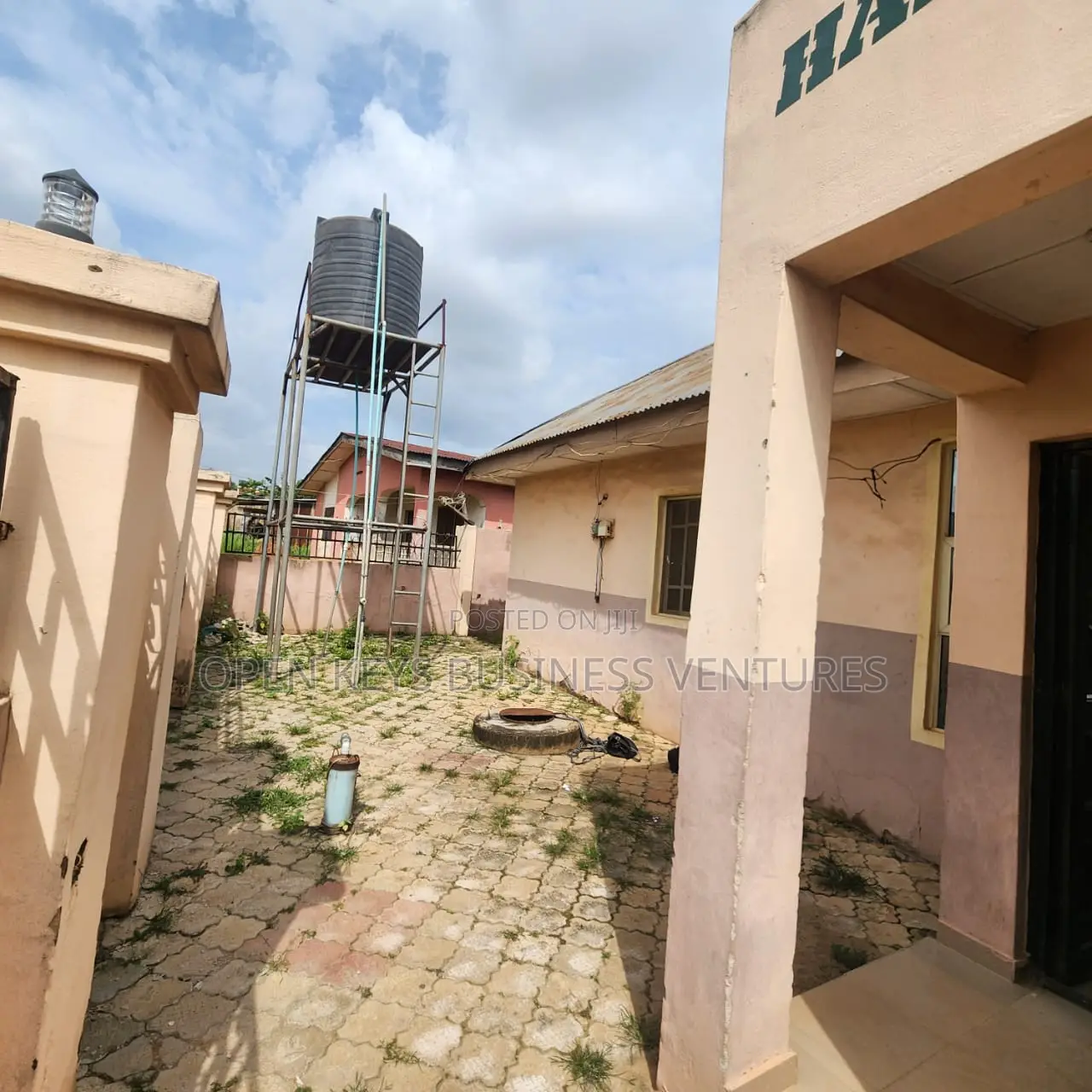 12bdrm Bungalow in Awotan, Ibadan Polytechnic/University for sale in Ibadan Polytechnic/University