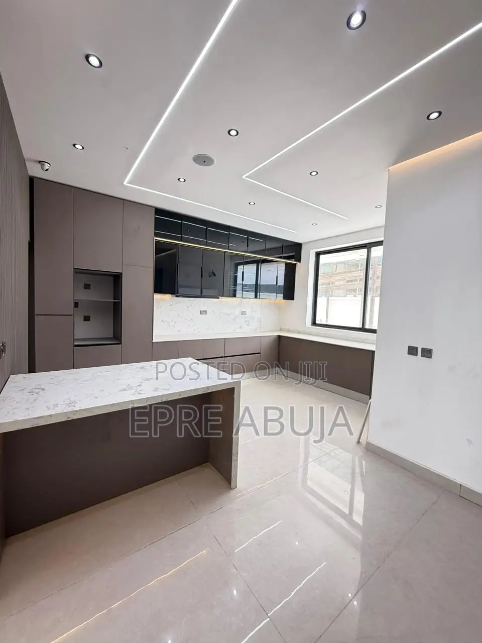 6bdrm Villa in Lekki Phase 1 for sale in Lekki Phase 1