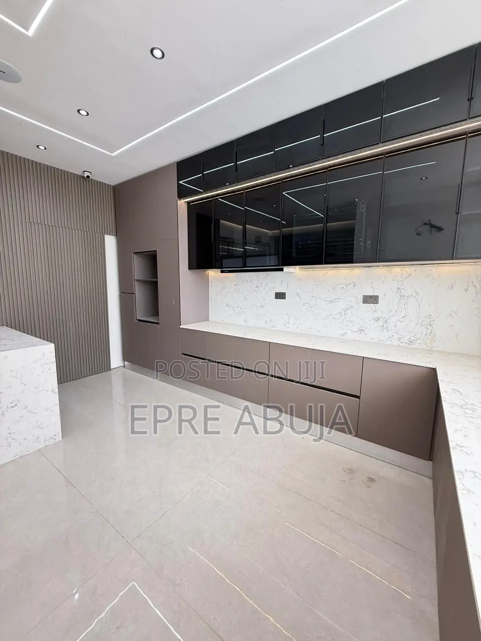 6bdrm Villa in Lekki Phase 1 for sale in Lekki Phase 1
