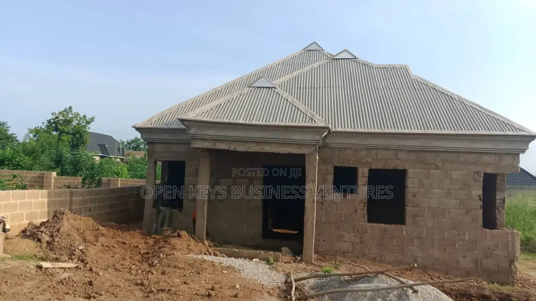 3bdrm Bungalow in Adebanke Est, Jamoje, Apata for sale in Apata