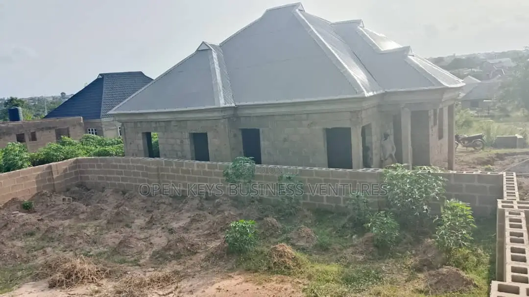 3bdrm Bungalow in Adebanke Est, Jamoje, Apata for sale in Apata