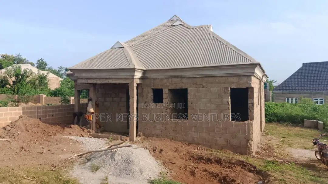 3bdrm Bungalow in Adebanke Est, Jamoje, Apata for sale in Apata