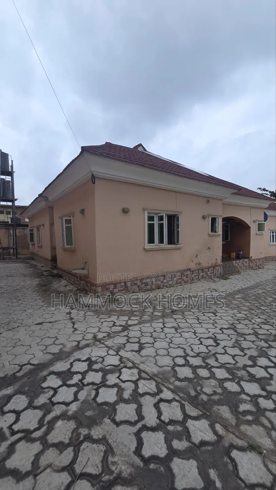13bdrm Block of Flats in Old Bodija Estate for sale in Old Bodija