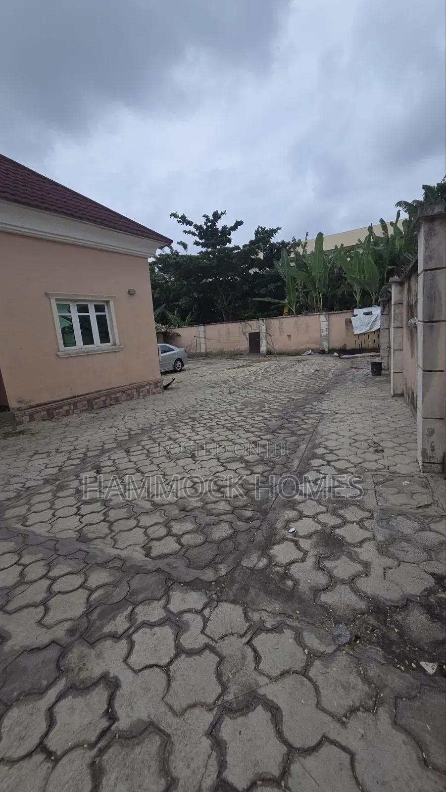 13bdrm Block of Flats in Old Bodija Estate for sale in Old Bodija