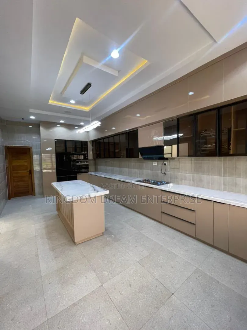 6bdrm House in Victoria Garden City, VGC / Ajah for sale in VGC / Ajah