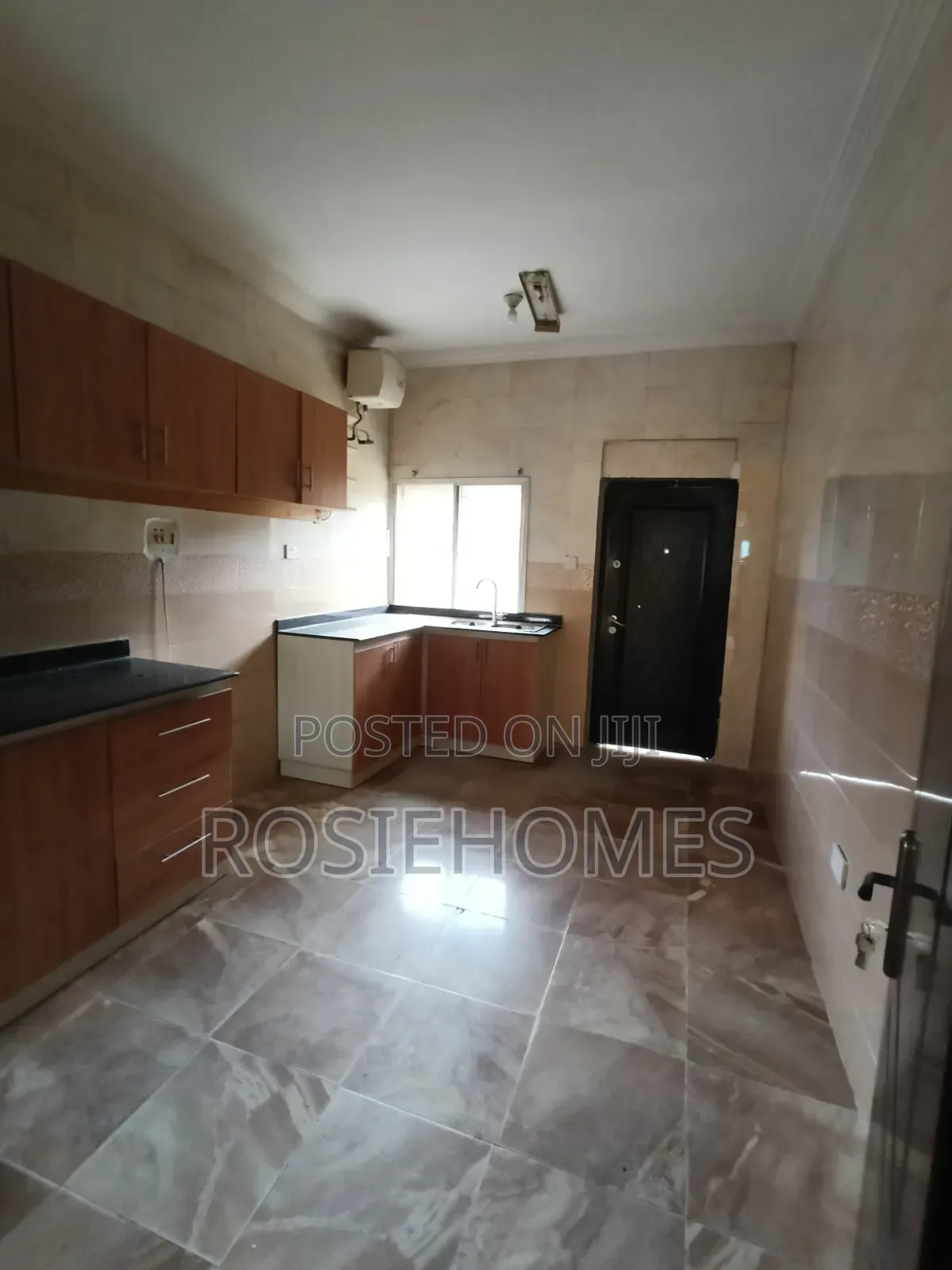 2bdrm Block of Flats in Lekki Lekki Scheme 2 for rent in Lekki Phase 1
