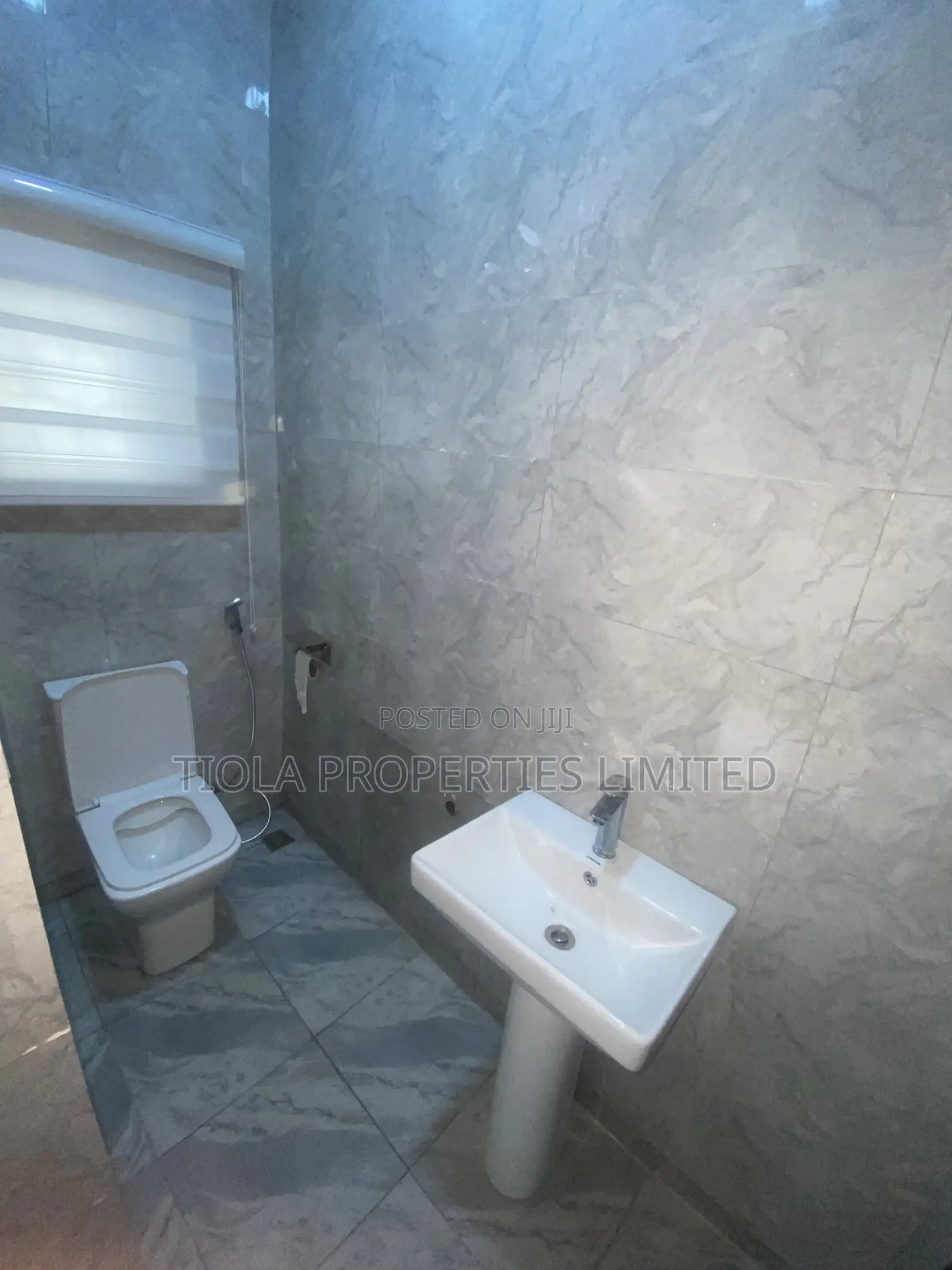 4bdrm Duplex in Crown Vista Estate, Sabon Lugbe for sale in Sabon Lugbe