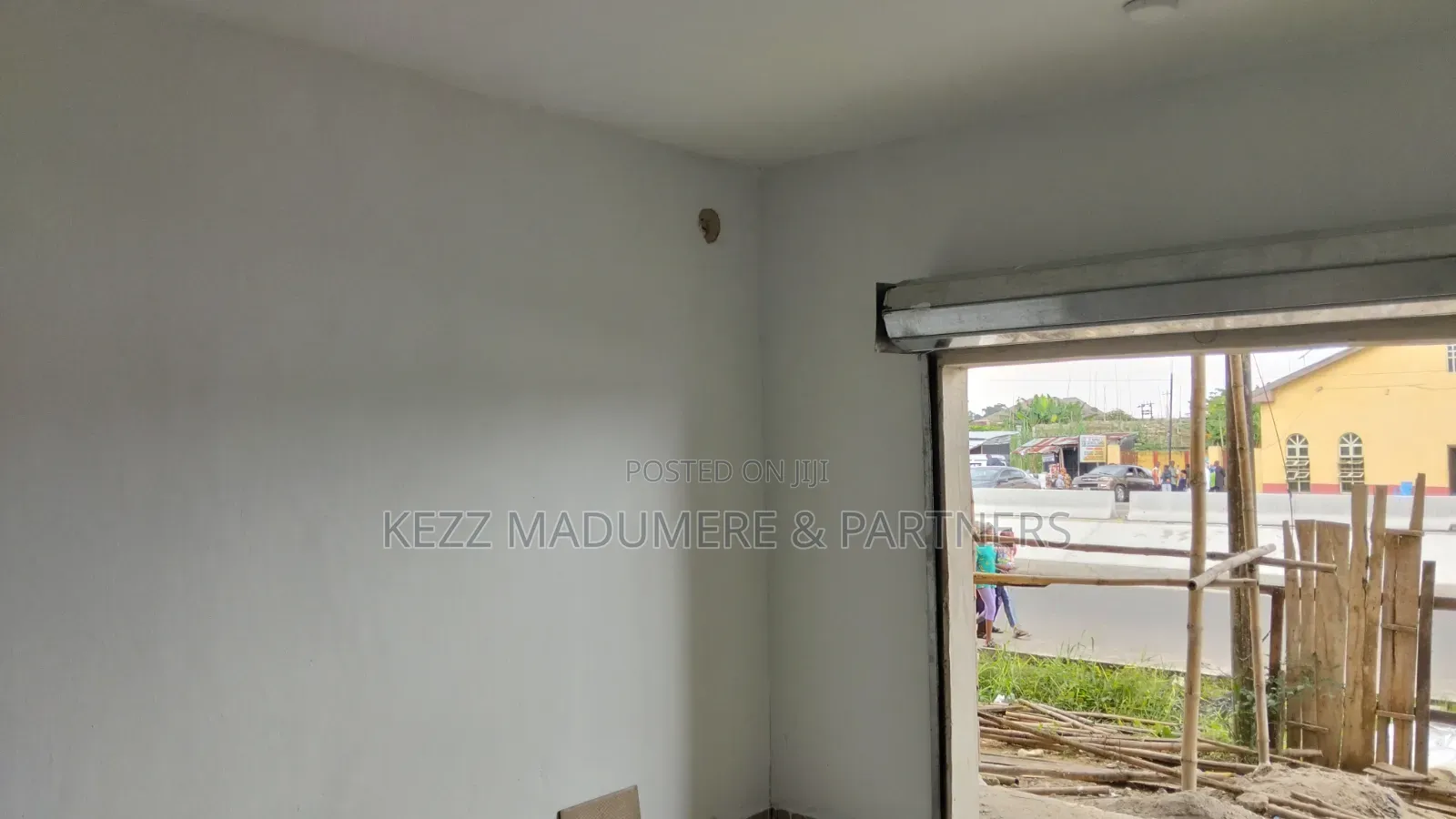 To Let : Sizeable 2 in 1 Shop at Rukpokwu in Rukpokwu