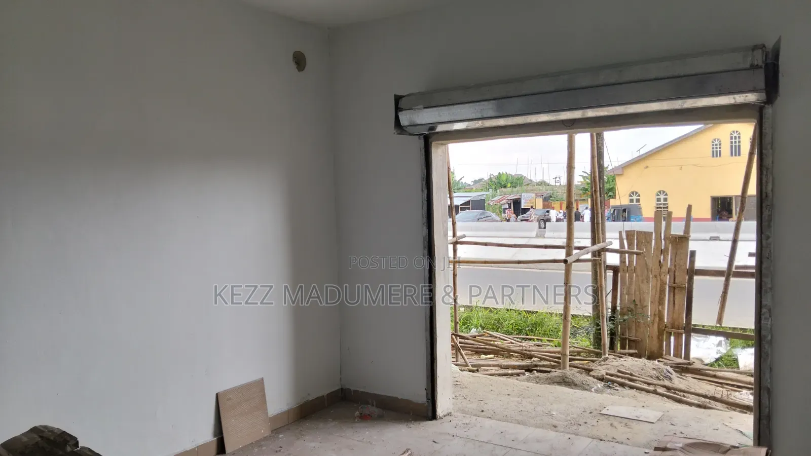 To Let : Sizeable 2 in 1 Shop at Rukpokwu in Rukpokwu