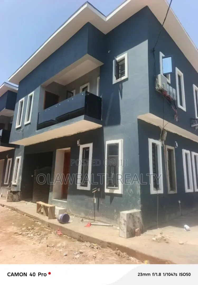 4bdrm Duplex in Okebadan Estate, Akobo for sale in Akobo