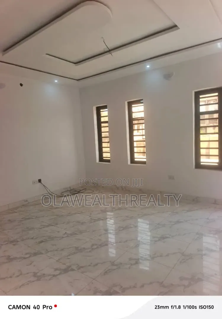 4bdrm Duplex in Okebadan Estate, Akobo for sale in Akobo