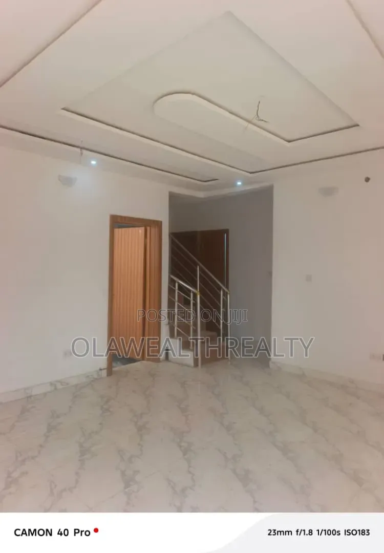 4bdrm Duplex in Okebadan Estate, Akobo for sale in Akobo