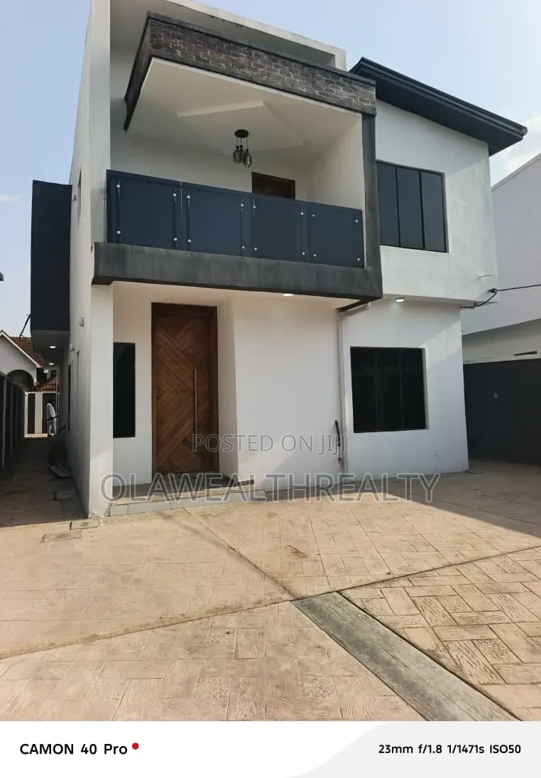 4bdrm Duplex in Ikolaba Gra, Akobo for sale in Akobo