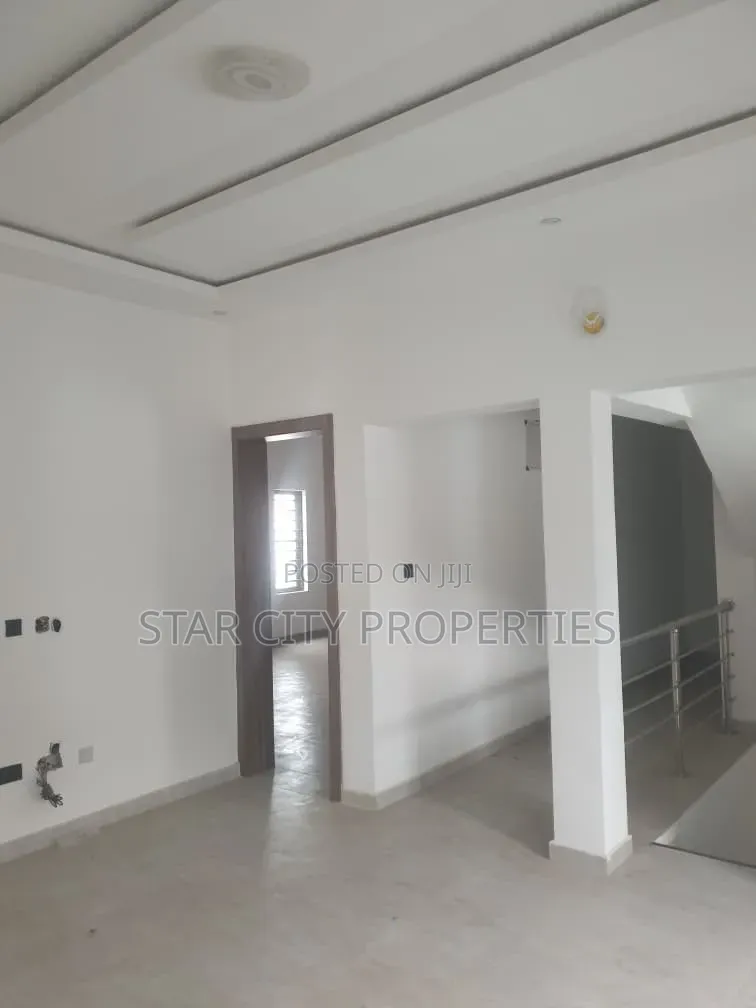 6bdrm Duplex in Magodo Phase 2 for sale in GRA Phase 2 Shangisha