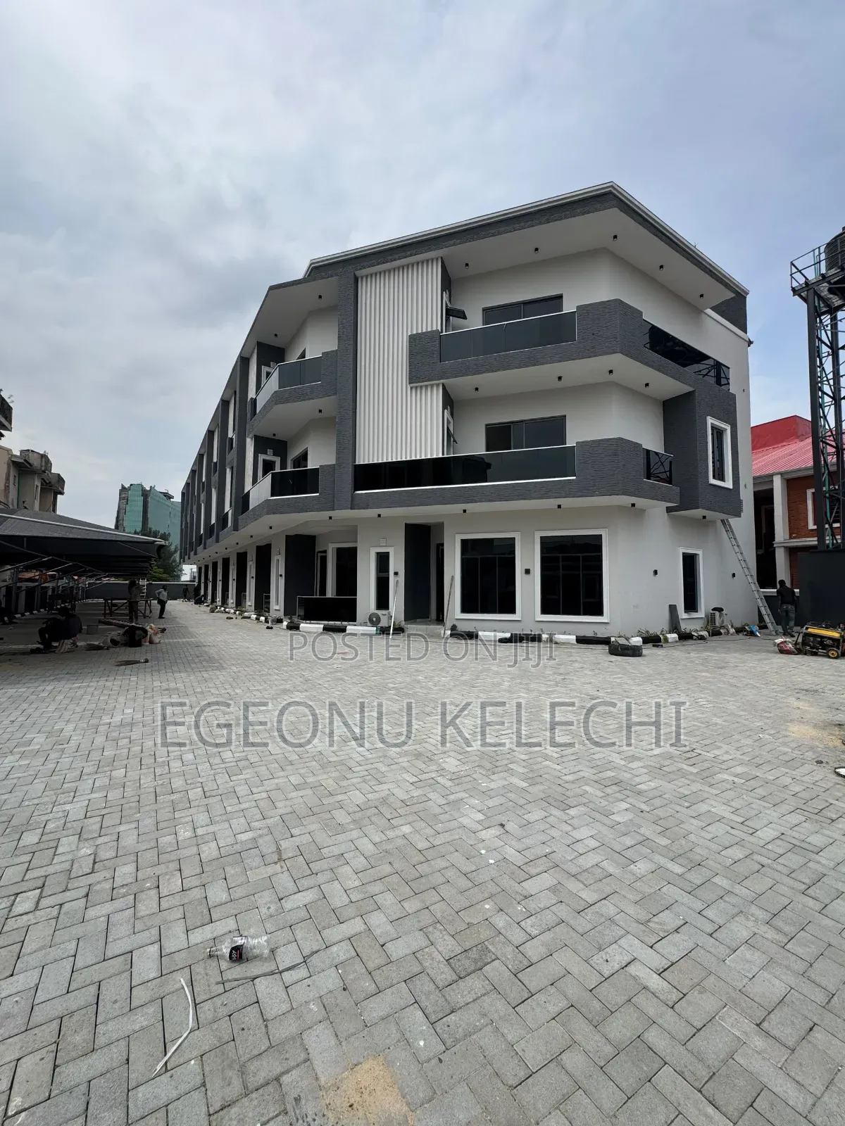 4bdrm Townhouse/Terrace in Ahmadu Bello Way for sale in Ahmadu Bello Way