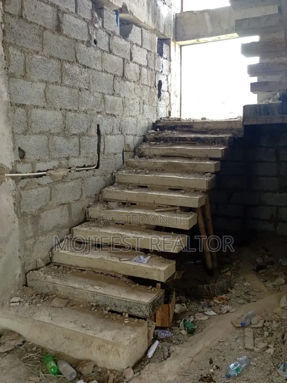 4bdrm Duplex in Back Of Von, Lugbe District for sale in Lugbe District